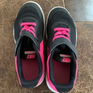 Nike girls sneakers